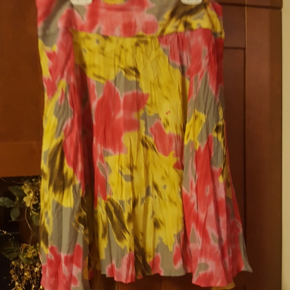 Multi-colored pleated silk skirt - Picture 2 of 4
